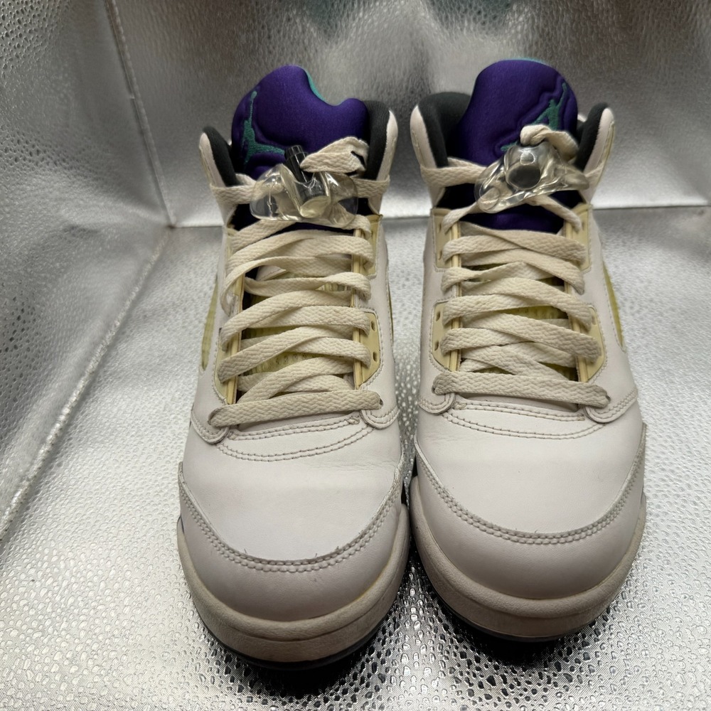 Size 6Y Jordan 5 Retro 2013 Mid Grape White Boys Athletic Sneakers 440888-108 - Picture 4 of 11